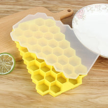 Load image into Gallery viewer, BPA Free Honeycomb Ice Cube Tray 37 Cubes Silicone Ice Cube Maker Mold With Lids For Ice Cream Party Whiskey Cocktail Cold Drink
